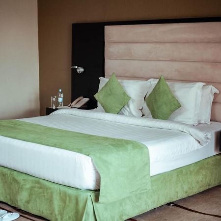 Crossroads Hotel Блантайр Екстер'єр фото