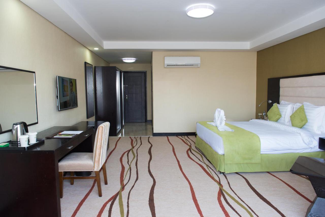 Crossroads Hotel Блантайр Екстер'єр фото